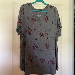 Floral pocketed T-shirt